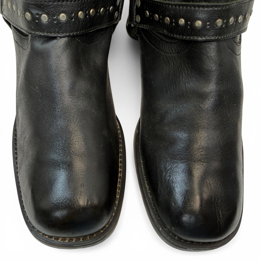 Shoes - Picture 5 of 11
